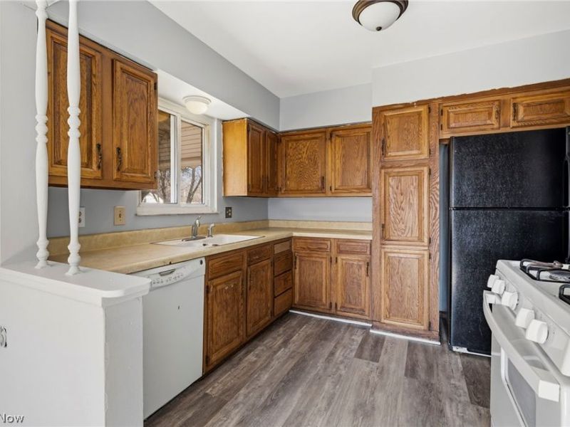 2340 10th Street , Cuyahoga Falls, OH 44221 Photo 8