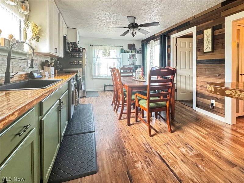 1047 Howell Avenue , East Palestine, OH 44413 Photo 10