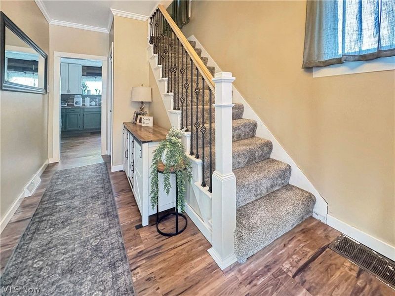 1047 Howell Avenue , East Palestine, OH 44413 Photo 4