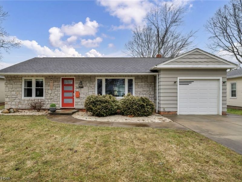 7048 Oakwood Road, Parma Heights, OH 44130 Photo 1