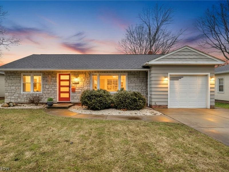 7048 Oakwood Road, Parma Heights, OH 44130 Photo 2