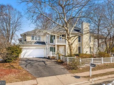 47672 PENNRUN WAY, STERLING, VA 20165