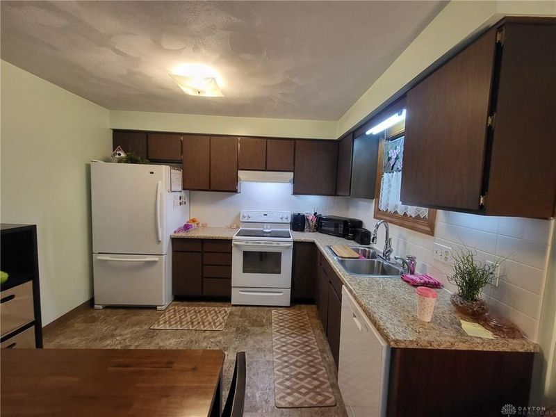 422 Southbrook Drive, Greenville, OH 45331 Photo 12