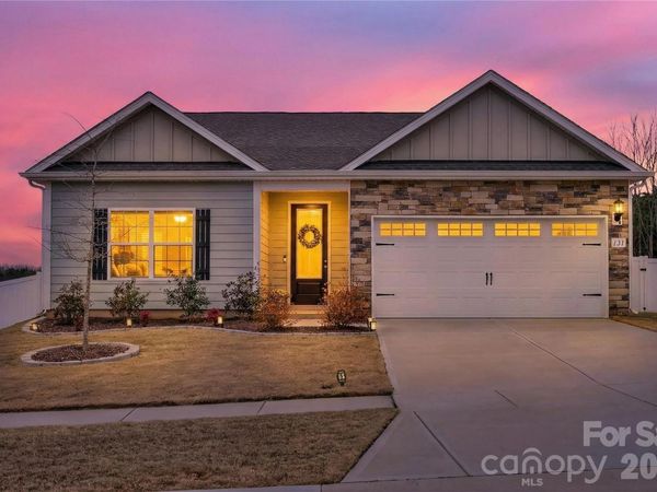 131 N Sina Street, Troutman, NC 28166