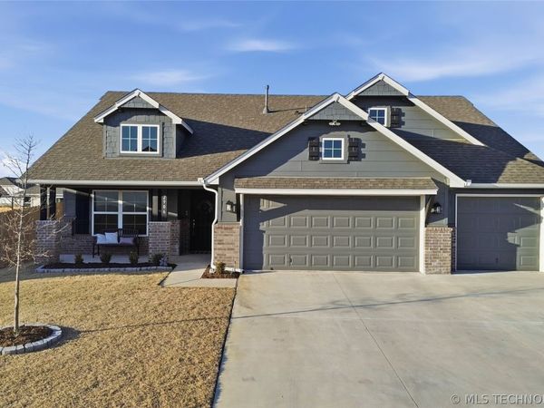 2906 W Albuquerque Place, Broken Arrow, OK 74011