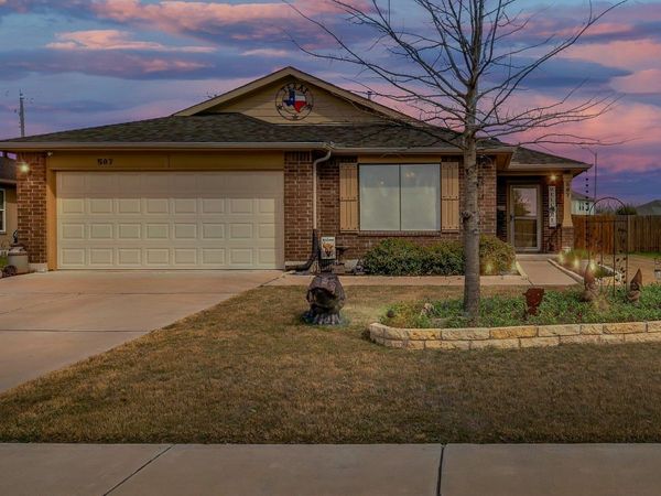 507 Luna Vista DR , Hutto, TX 78634