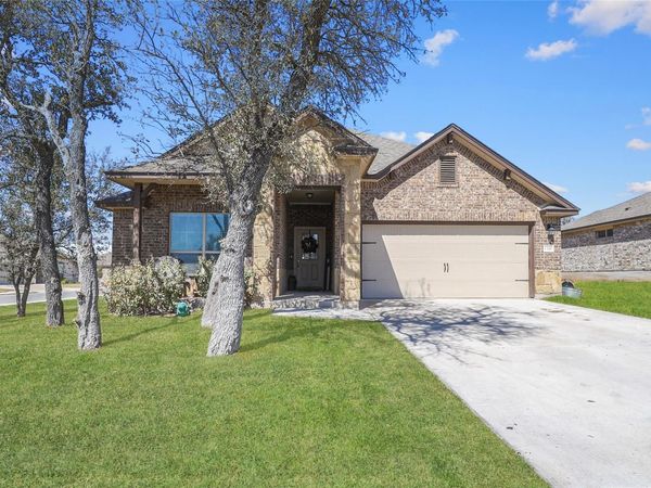 1300 Spicewood DR , Burnet, TX 78611