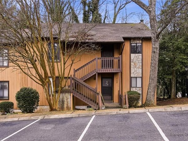 118 Cloister Oaks Circle, Winston-Salem, NC 27127