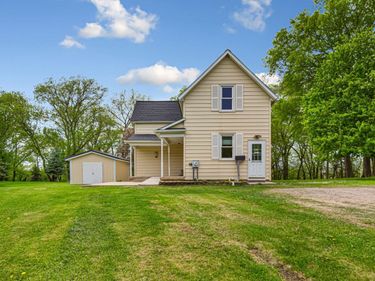 307 Meadow Woods Drive, Mankato, MN 56001