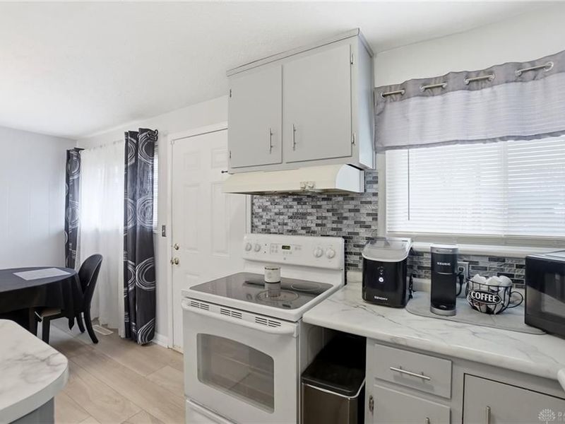 4642 Kautz Drive, Huber Heights, OH 45424 Photo 13