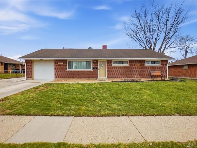 4642 Kautz Drive, Huber Heights, OH 45424 Photo 2