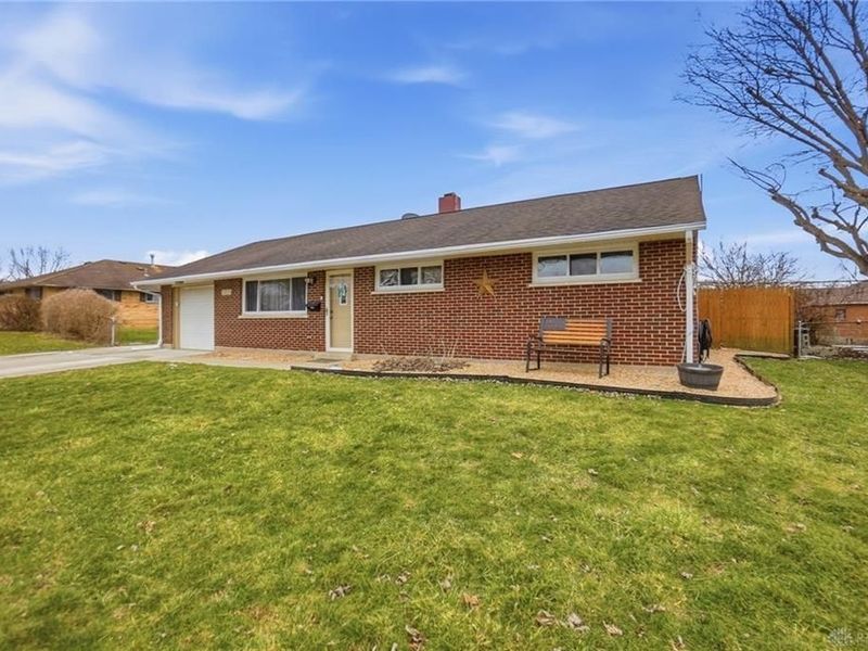 4642 Kautz Drive, Huber Heights, OH 45424 Photo 3