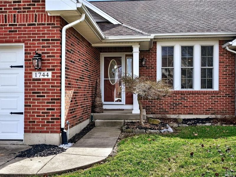 1744 Curry Branch Drive, Tipp City, OH 45371 Photo 2