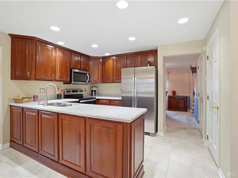 1800 Washington Creek Lane, Dayton, OH 45458 Photo 11