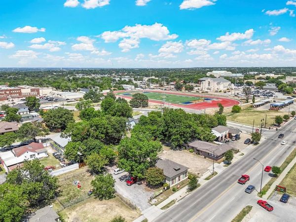 2825 E Rosedale Street , Fort Worth, TX 76105