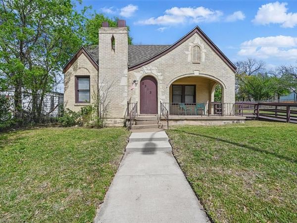 2813 E Rosedale Street , Fort Worth, TX 76105