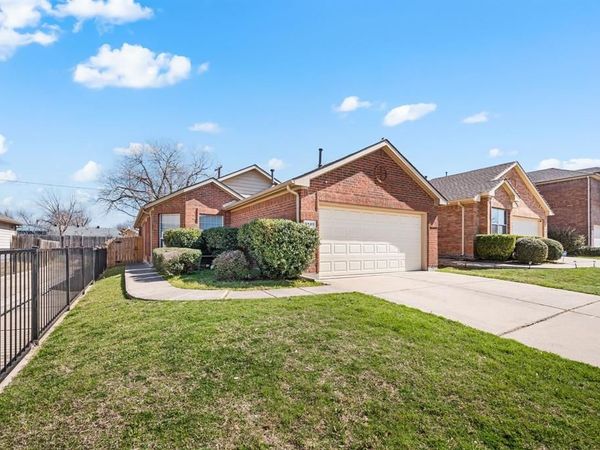 5948 Melanie Drive , Fort Worth, TX 76131