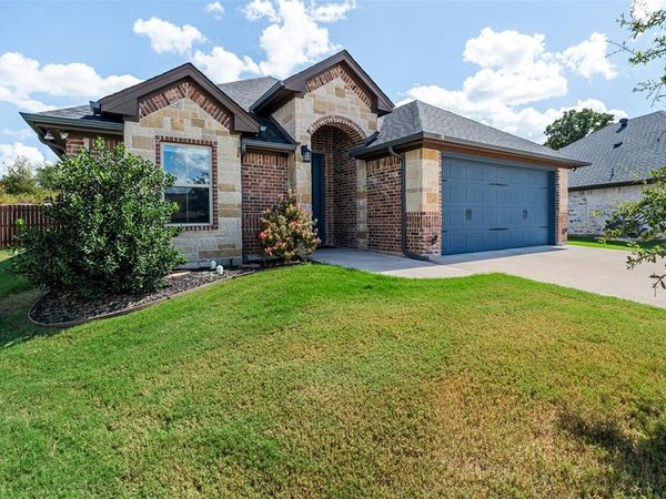 229 Jacinth Lane, Granbury, TX 76049