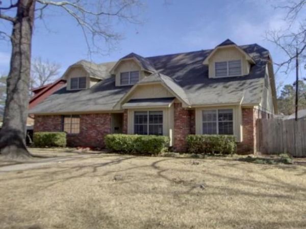 2 Woodcliff Drive , Texarkana, TX 75503