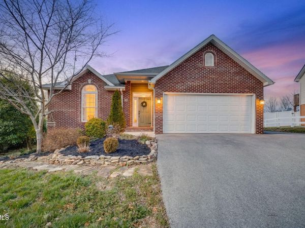32 Taylor Ridge Court, Johnson City, TN 37601