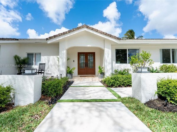 10461 SW 121st St, Miami, FL 33176