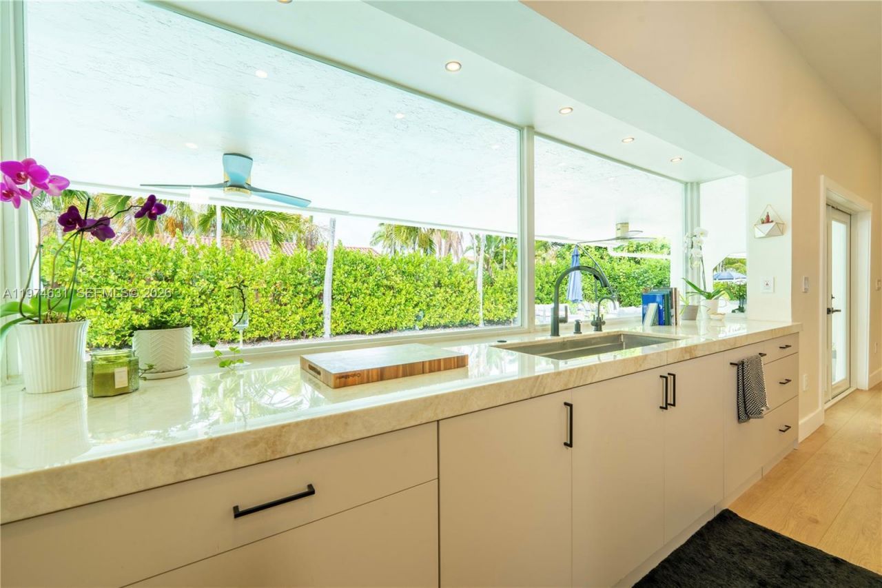 10461 SW 121st St, Miami, FL 33176 Photo