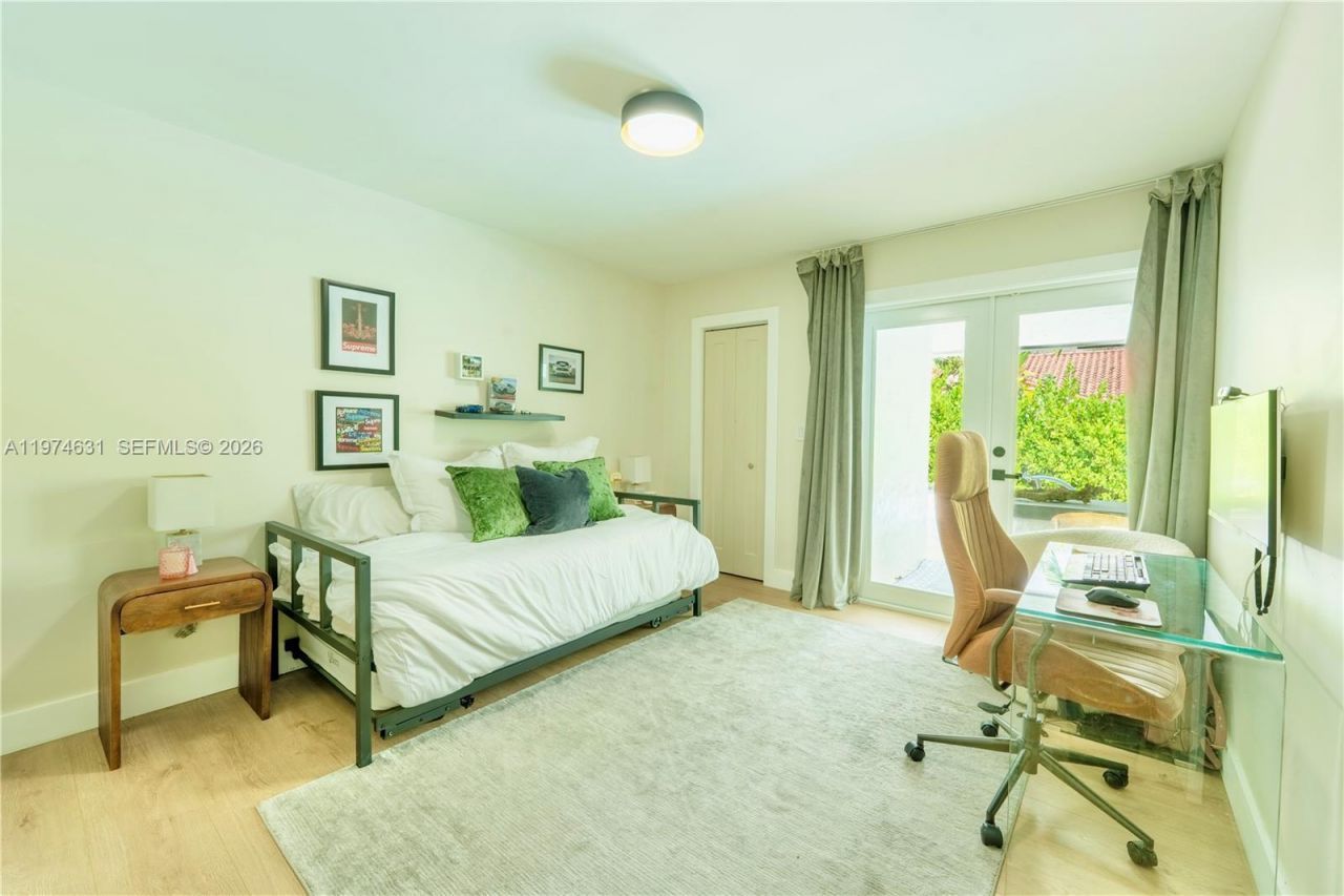 10461 SW 121st St, Miami, FL 33176 Photo