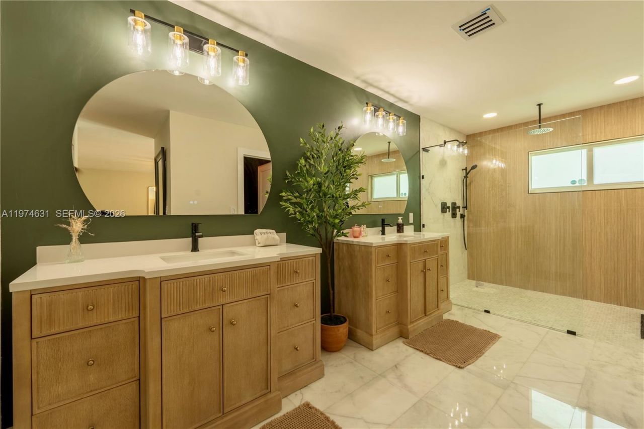 10461 SW 121st St, Miami, FL 33176 Photo