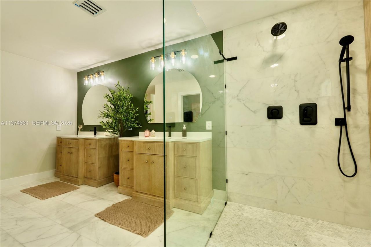 10461 SW 121st St, Miami, FL 33176 Photo