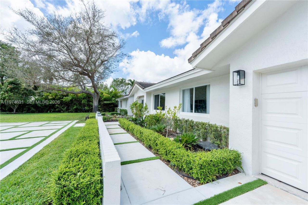 10461 SW 121st St, Miami, FL 33176 Photo