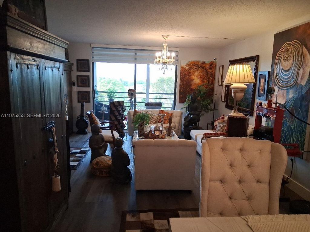 1000 St Charles Pl, Unit 609, Pembroke Pines, FL 33026 Photo