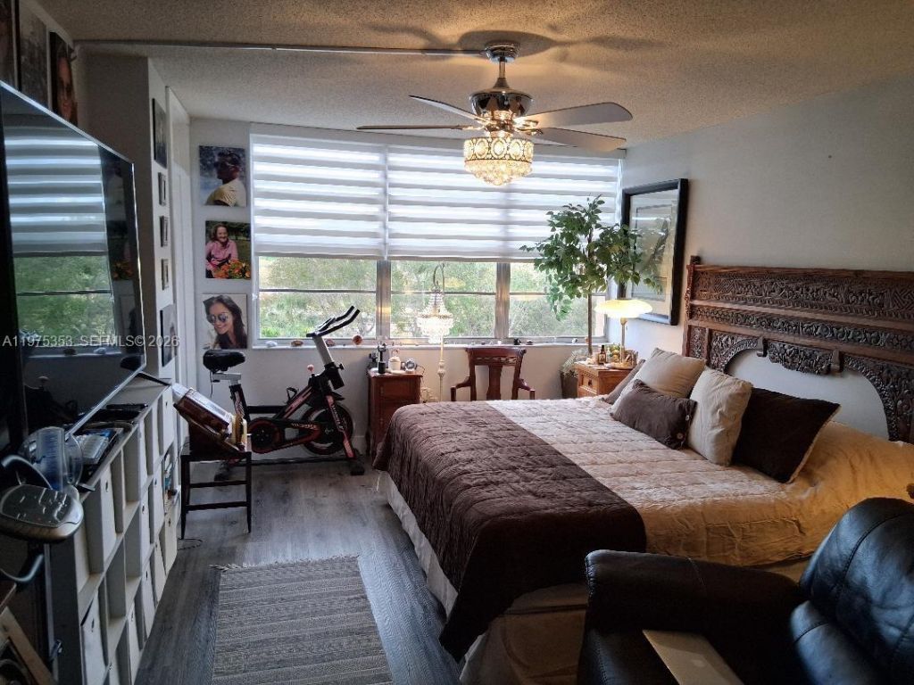 1000 St Charles Pl, Unit 609, Pembroke Pines, FL 33026 Photo