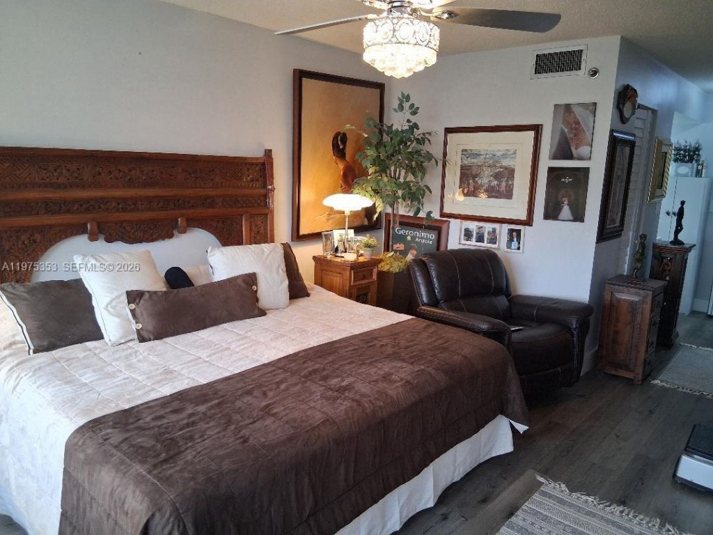 1000 St Charles Pl, Unit 609, Pembroke Pines, FL 33026 Photo