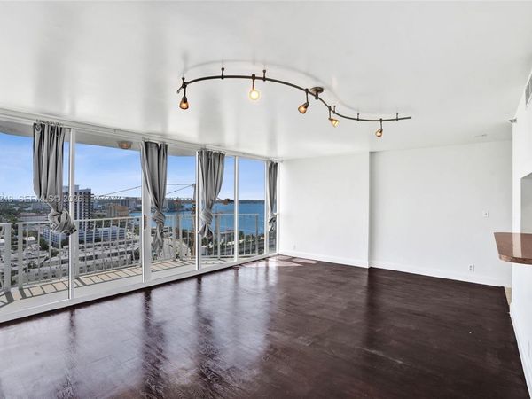 7601 E Treasure Dr, Unit 2205, North Bay Village, FL 33141