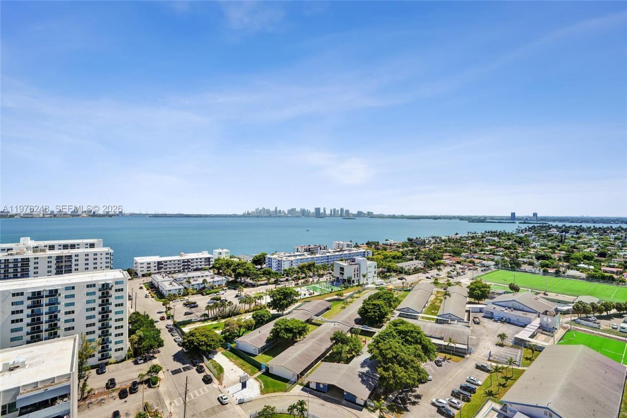 7601 E Treasure Dr, Unit 2205, North Bay Village, FL 33141 Photo