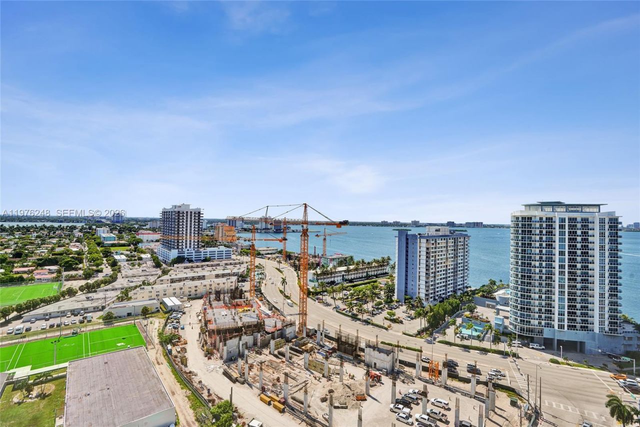 7601 E Treasure Dr, Unit 2205, North Bay Village, FL 33141 Photo