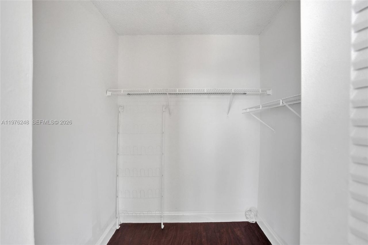 7601 E Treasure Dr, Unit 2205, North Bay Village, FL 33141 Photo