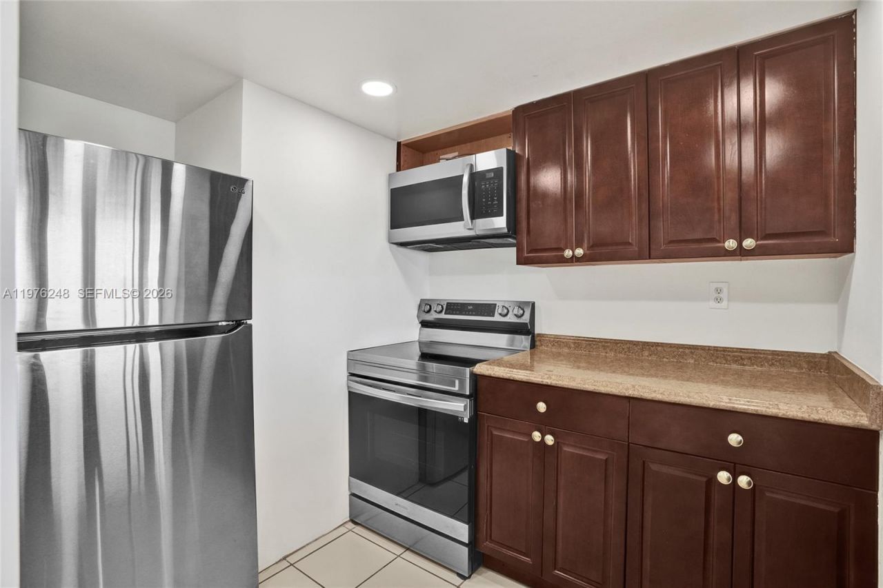 7601 E Treasure Dr, Unit 2205, North Bay Village, FL 33141 Photo