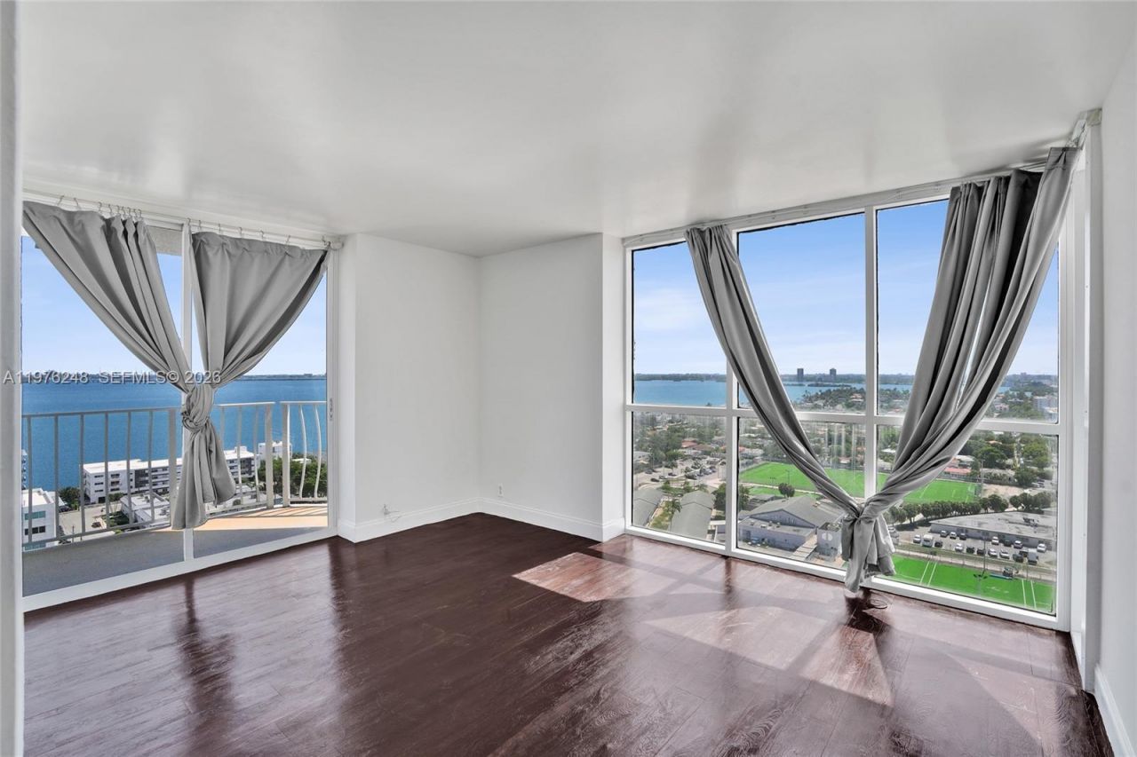 7601 E Treasure Dr, Unit 2205, North Bay Village, FL 33141 Photo