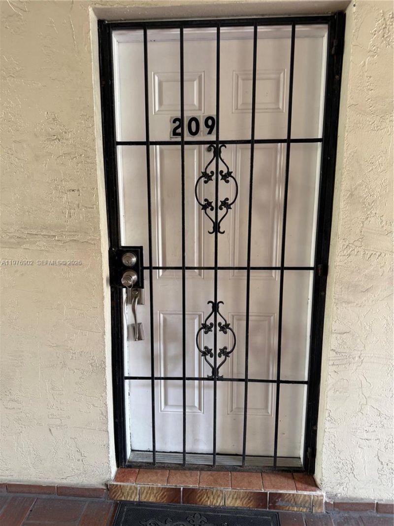 6070 W 18th Ave, Unit 209, Hialeah, FL 33012 Photo