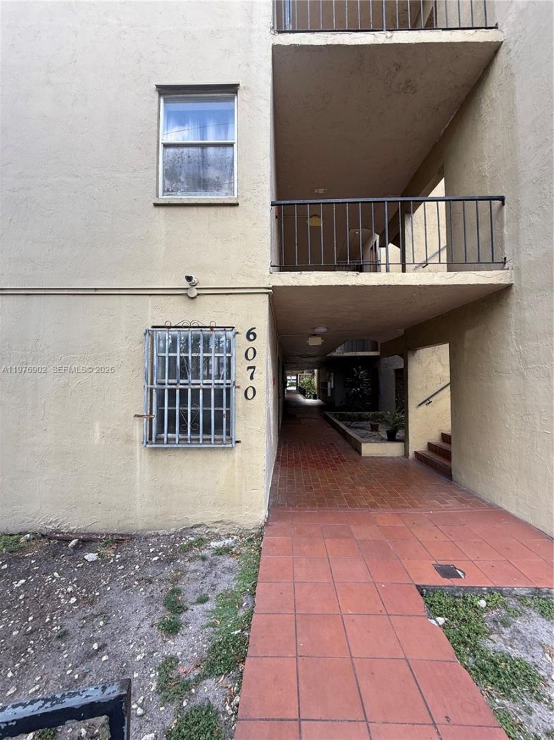 6070 W 18th Ave, Unit 209, Hialeah, FL 33012 Photo