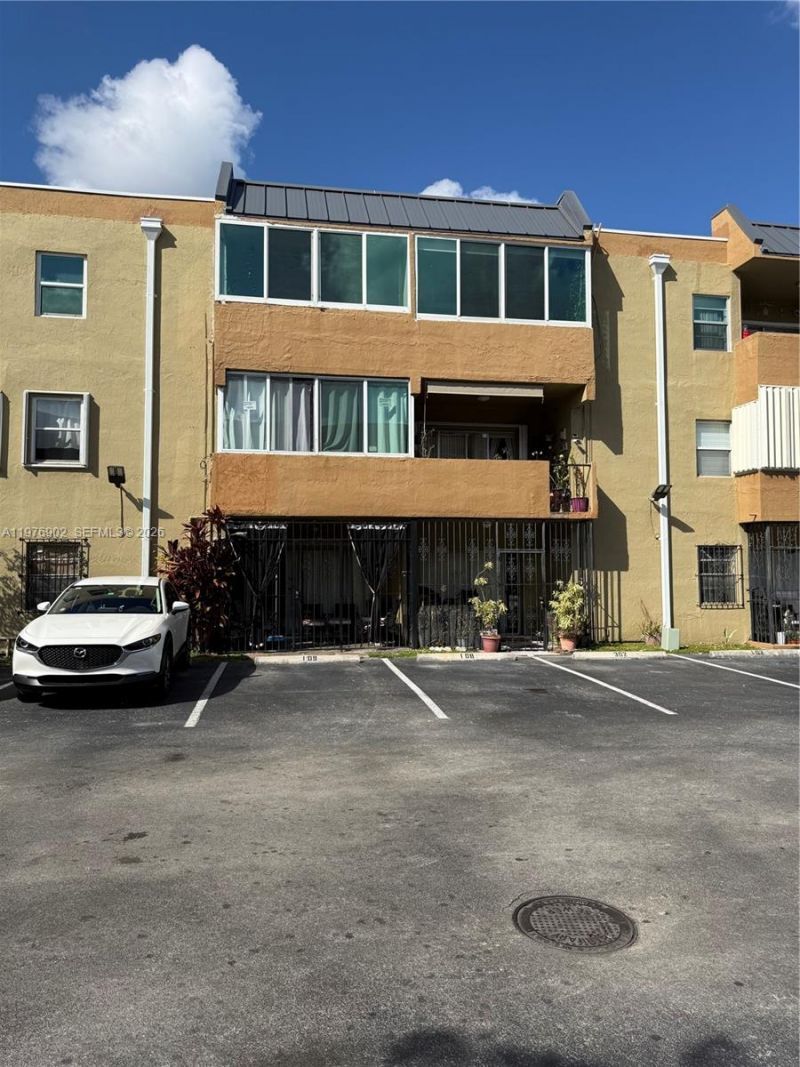 6070 W 18th Ave, Unit 209, Hialeah, FL 33012 Photo
