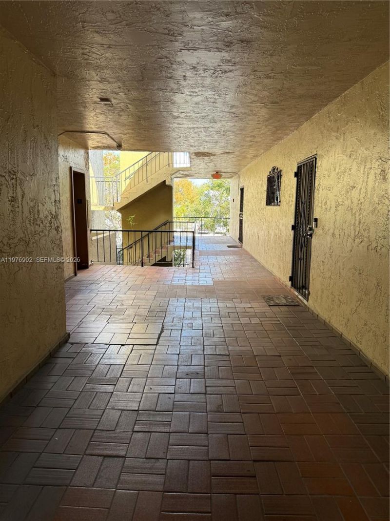 6070 W 18th Ave, Unit 209, Hialeah, FL 33012 Photo