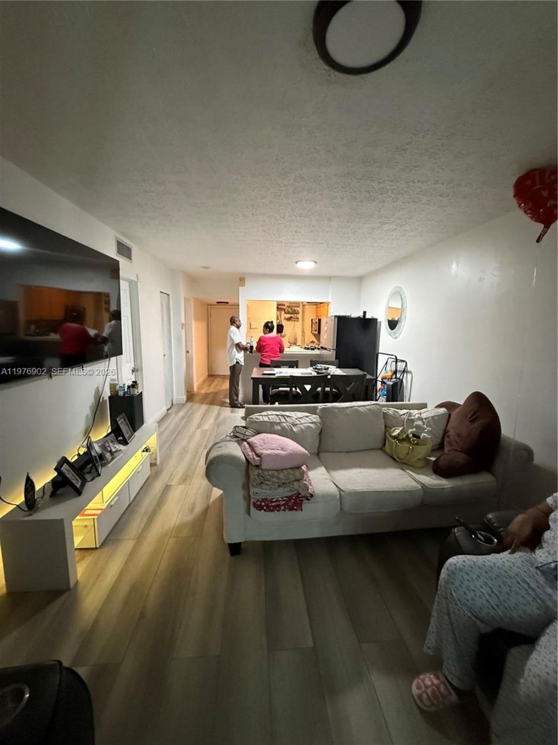 6070 W 18th Ave, Unit 209, Hialeah, FL 33012 Photo