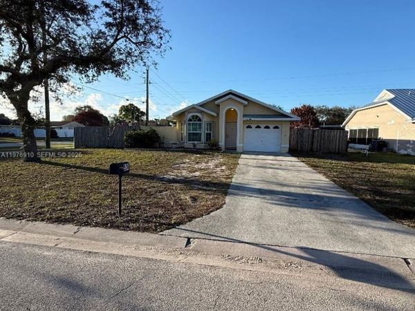 530 20th Pl SW, Vero Beach, FL 32962