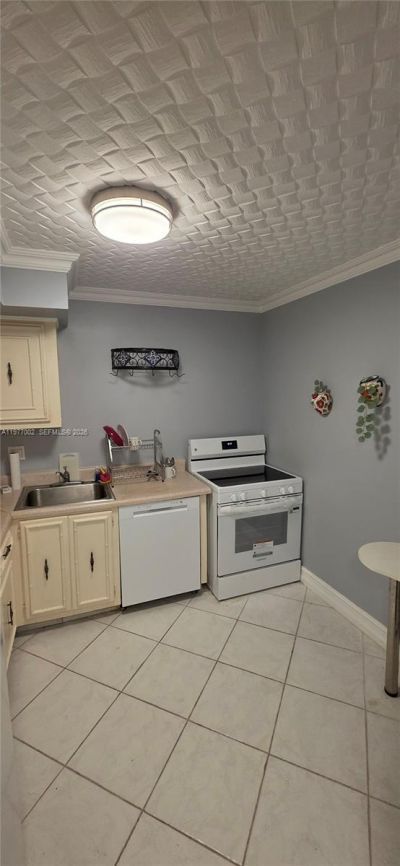 2049 S Ocean Dr, Unit 503, Hallandale Beach, FL 33009 Photo