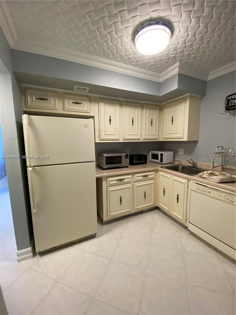 2049 S Ocean Dr, Unit 503, Hallandale Beach, FL 33009 Photo