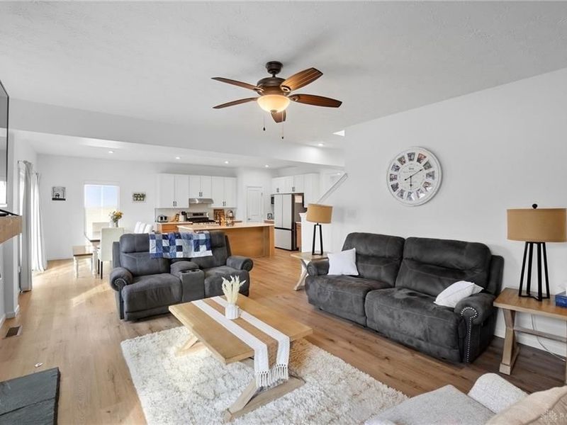 929 Cedar Grove Drive, Tipp City, OH 45371 Photo 12