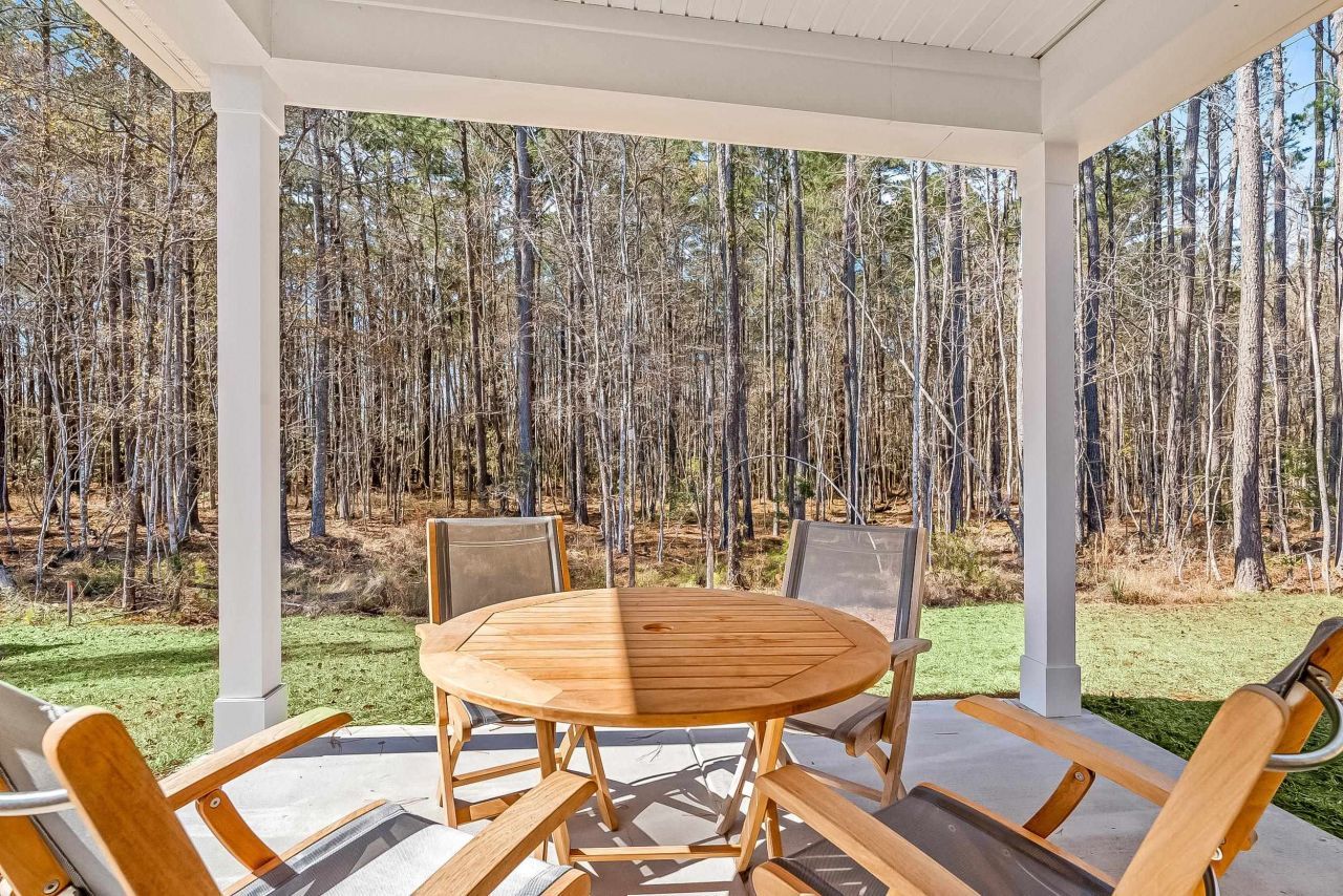 263 Saddle St Photo 14