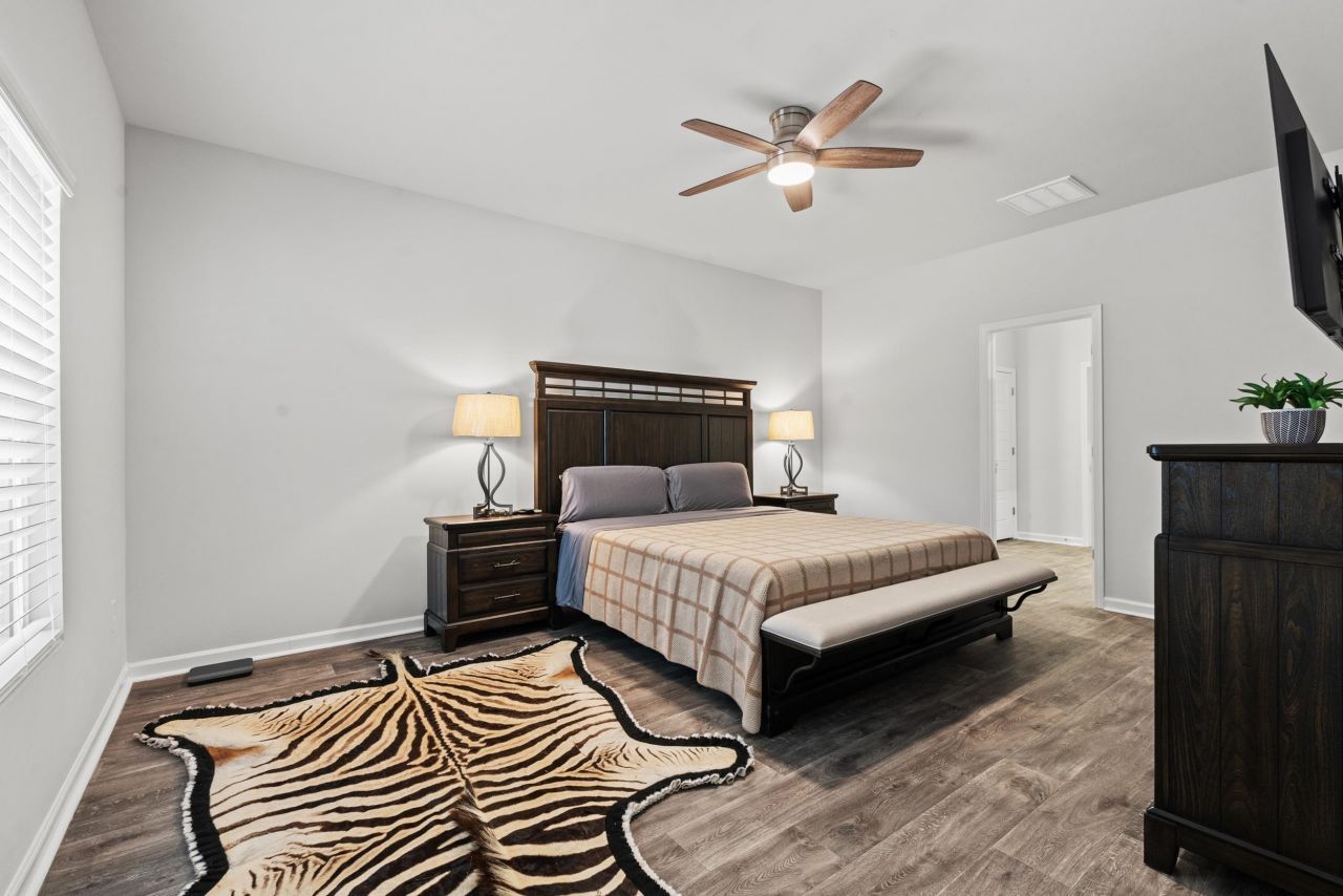 263 Saddle St Photo 15